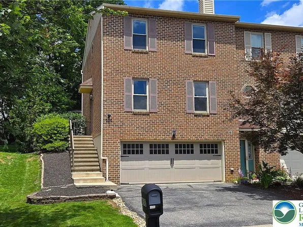 1943 Alberta Dr, Whitehall, PA 18052