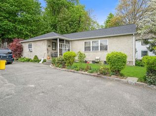 108 Pine Hollow Rd, Oyster Bay, NY 11771