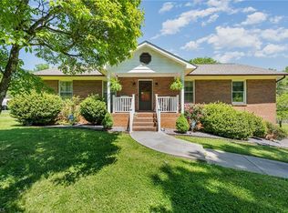 1219 Bunny Trl, Winston Salem, NC 27105