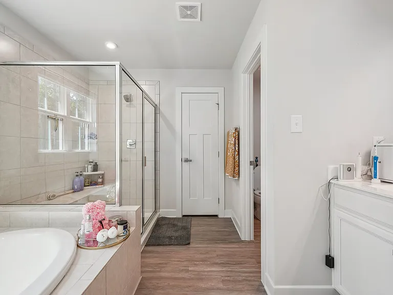 16007 Cambria Cove Blvd — Photo 24