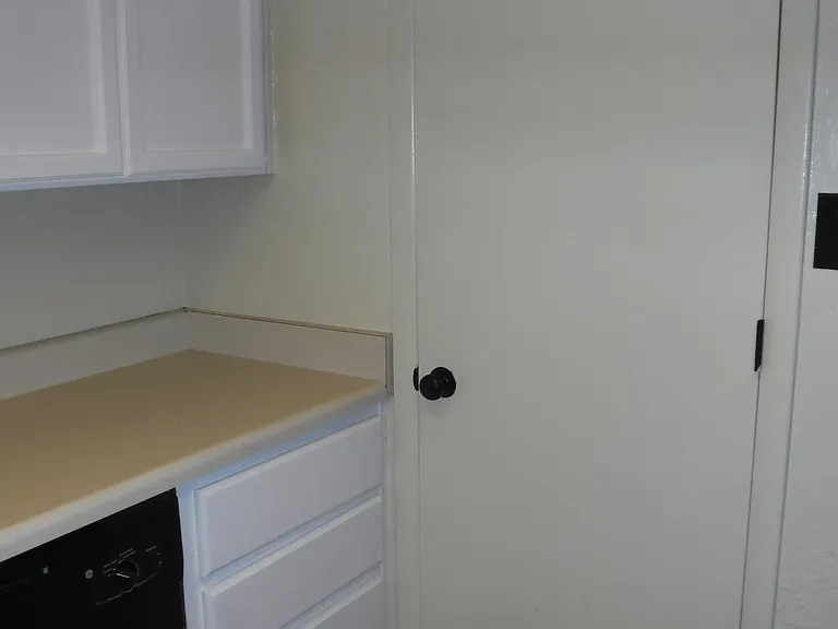 1302 E Maryland Ave #5 — Photo 9