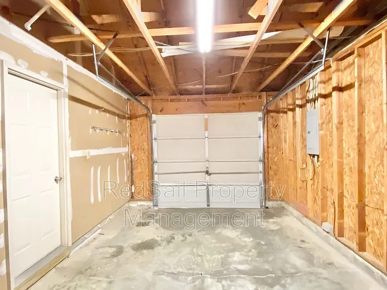 213 N Hunt Club Run — Photo 21