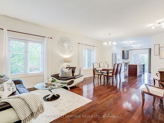 5th image of 532 Melville Ave