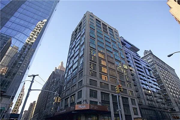 Rented by Century 21 Metropolitan | media 12