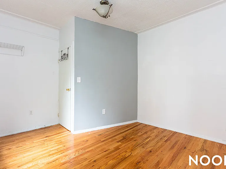 383 S 3rd St #12 — Photo 8