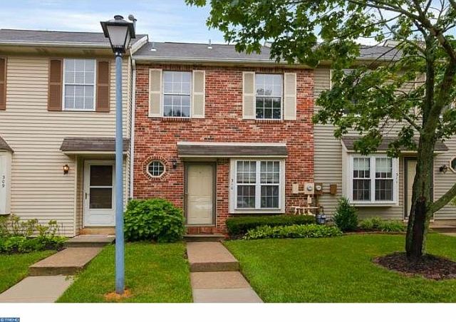1st image of 310 Fountain Hall Ct