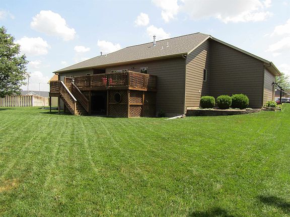 3rd image of 941 Twin Oaks Dr