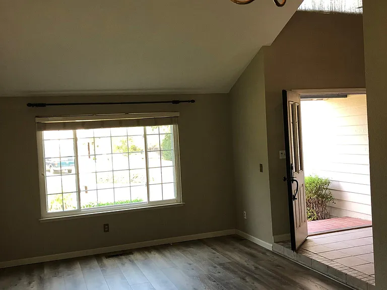 Dove Ct — Photo 10