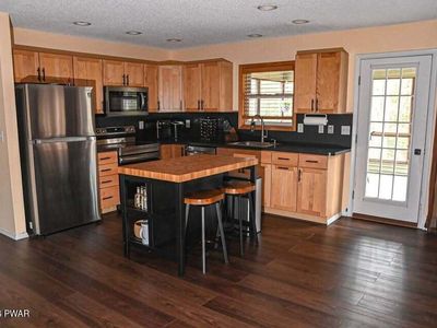 144 Eisenhower Dr, Lords Valley, PA, 18428