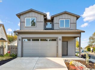 109 Hill Dr, Cathlamet, WA 98612