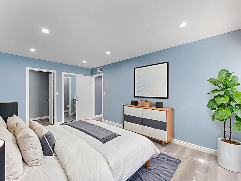 15511 Sherman Way #1 — Photo 4