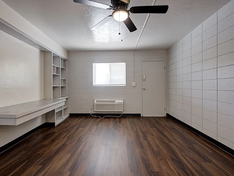 1325 W Lindsey St — Photo 34