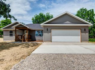 405 Olive St, Seymour, MO 65746