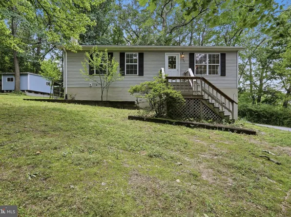106 Wild Turkey Rd, Harpers Ferry, WV 25425