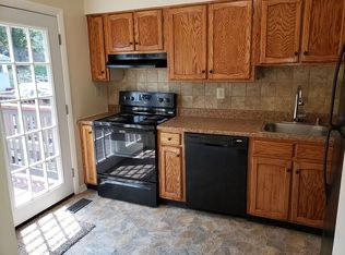 5 Hallview Ct, Nottingham, MD 21236