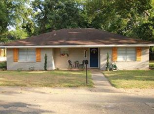 106 Ezell St, Palestine, TX 75801