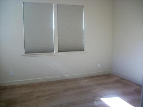 5th image of 1246 Wrigley St