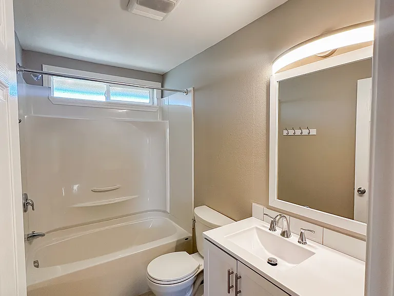 Gregory Manor — Photo 11
