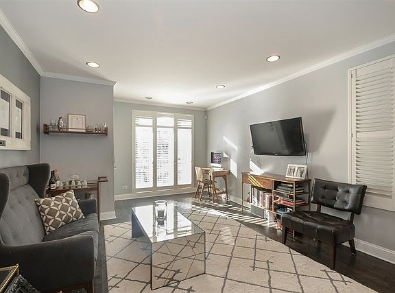 3rd image of 1622 W Beach Ave #1