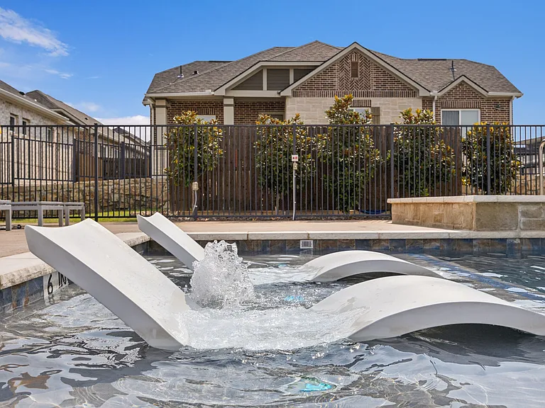 VLux Stoneridge — Photo 113