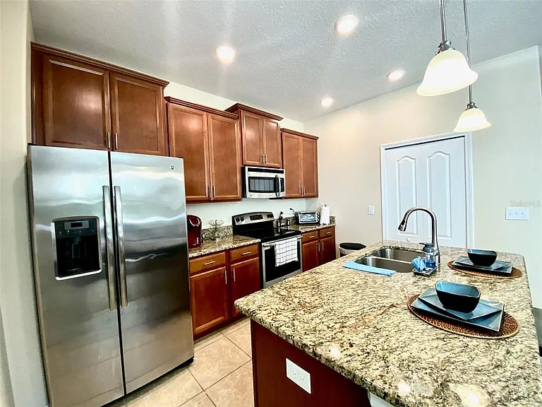 12802 Strode Ln — Photo 6