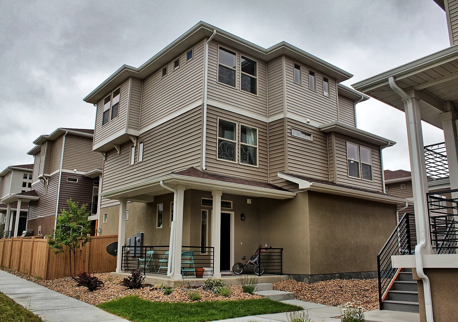 5 bed 3.5 bath home in the Meadows — Photo 1