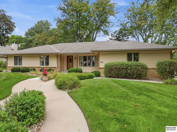 15665 Farnam Cir, Omaha, NE 68118