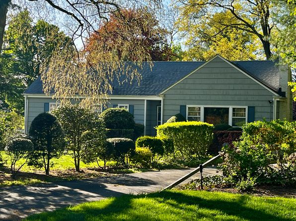 25 Scott Cir, Purchase, NY 10577