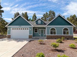 2008 Royal Saint George Dr, Florence, OR