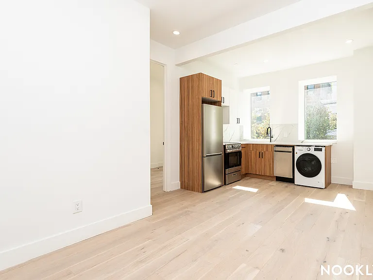 485 Tompkins Ave #2A — Photo 4