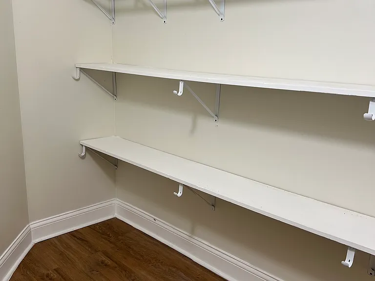6111 S Champlain Ave #BASEMENT — Photo 16