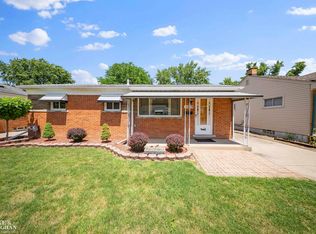 21619 Bon Brae St, Saint Clair Shores, MI 48081