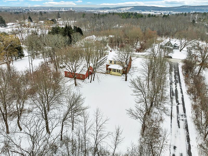 3rd image of 280 Ridge Road