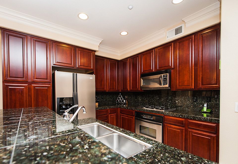 1st image of 450 Adeline Ave