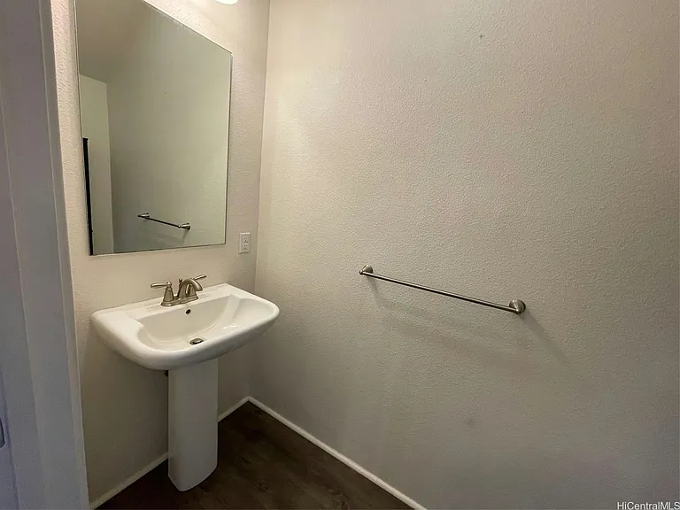 724 Kakala St — Photo 12