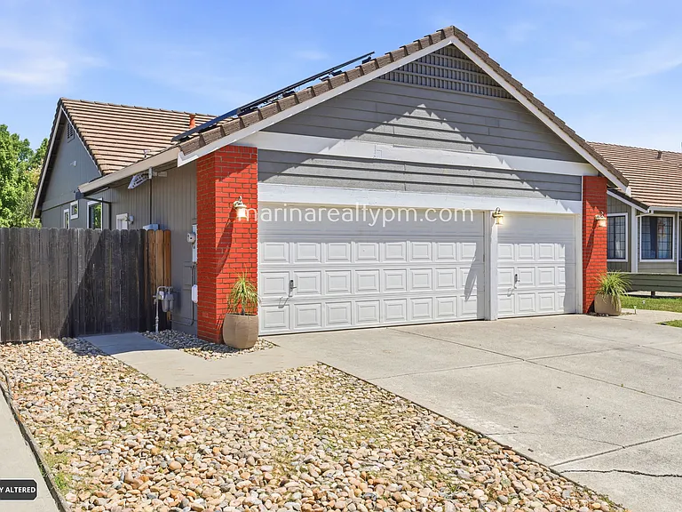 208 Buttercup Cir — Photo 2