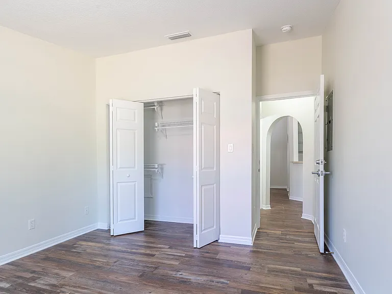 Value Cir — Photo 20