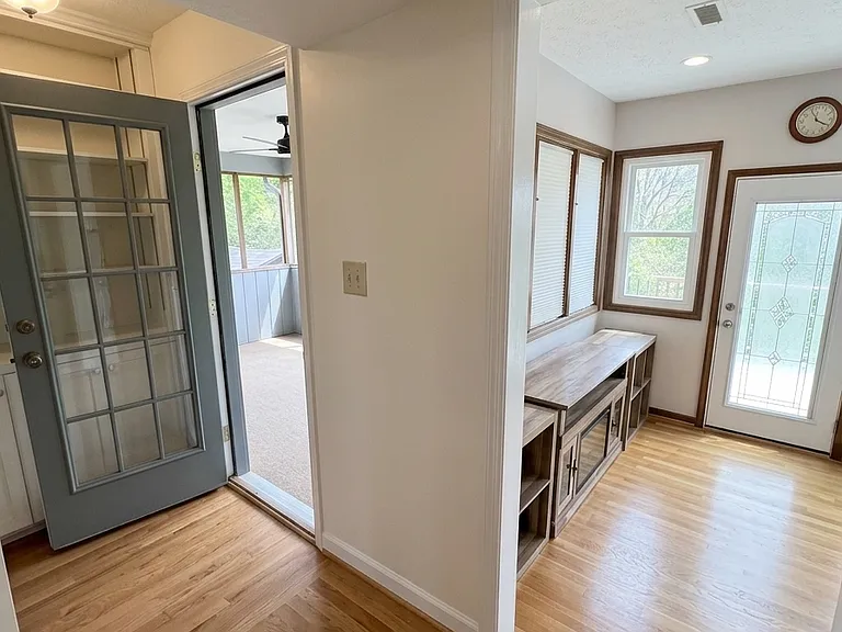 1922 Island Home Ave — Photo 14