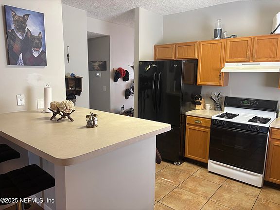 3rd image of 7429 INTERNATIONAL VILLAGE Drive