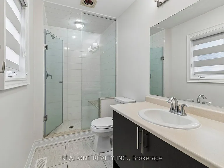 19 Rivoli Dr — Photo 37