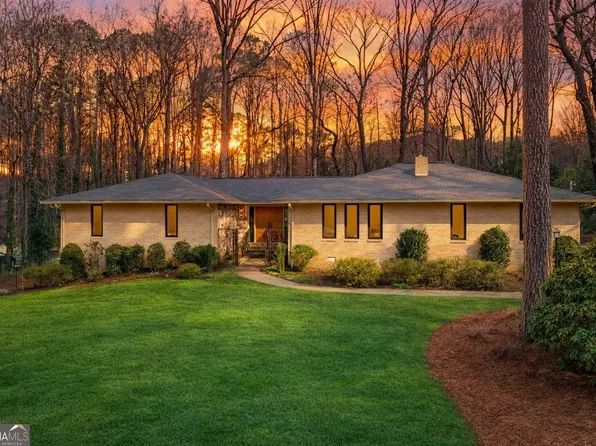 5666 Redcoat Run, Stone Mountain, GA 30087