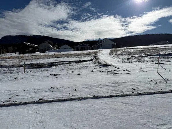 433 Lily Ave, Nordegg, AB T0M 2H0