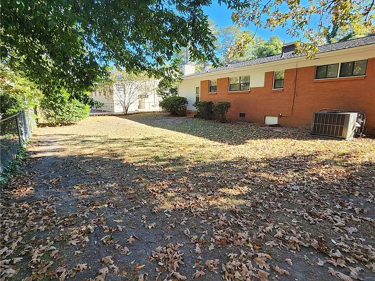 1406 Raeford Rd — Photo 12