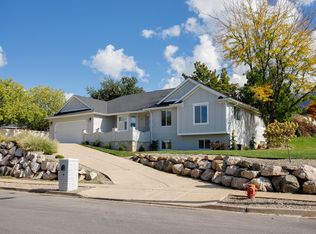 1306 N Thornfield Rd E, Kaysville, UT 84037