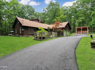 246 Log Tavern Dr, Milford, PA 18337