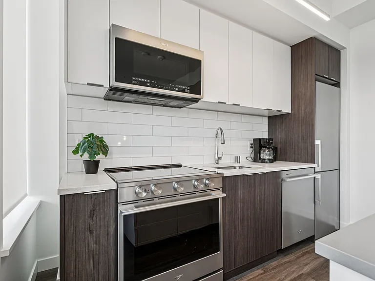 1221 Macleod Trl SE — Photo 13