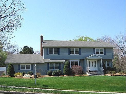 Excellent Manito Neighborhood Location!