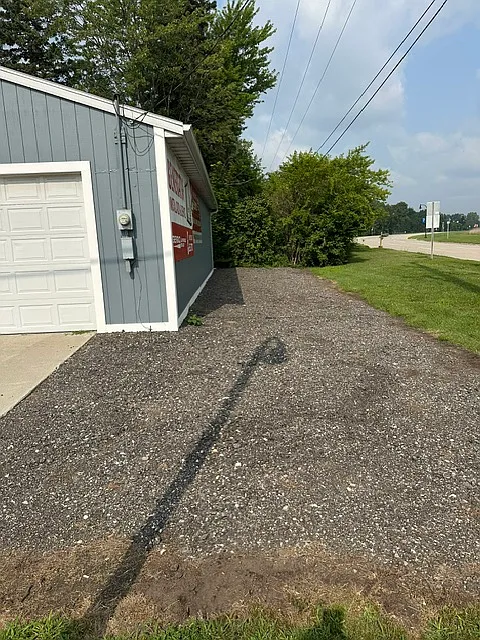Studio, 1081 sqft, $1,000 — Photo 2