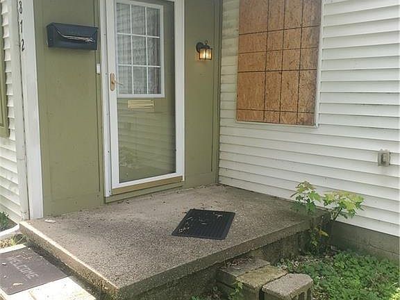 3rd image of 2872 Boyd Ave