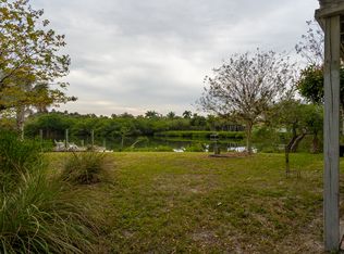 1130 Bayshore Dr, Terra Ceia, FL 34250